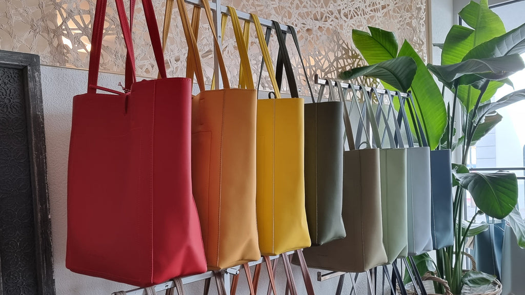 Welche Farbe hat eine nachhaltige Handtasche?